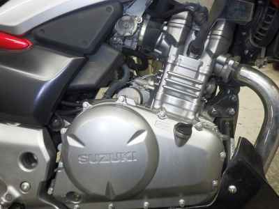 Suzuki GSR250
