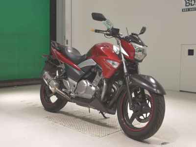 Suzuki GSR250