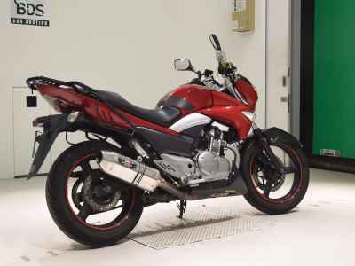 Suzuki GSR250