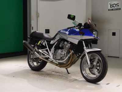 Suzuki GSX250S Katana