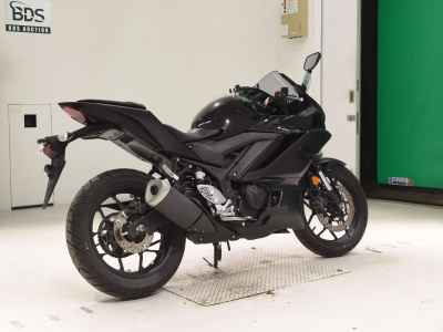Yamaha YZF-R25 2021