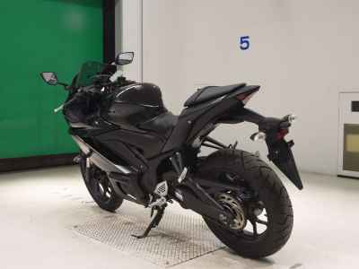Yamaha YZF-R25 2021