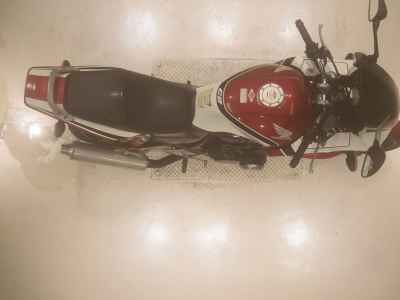 Honda CB400SFV Boldor 2005