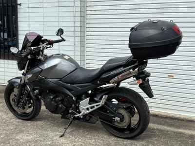 Suzuki GSR400 2010