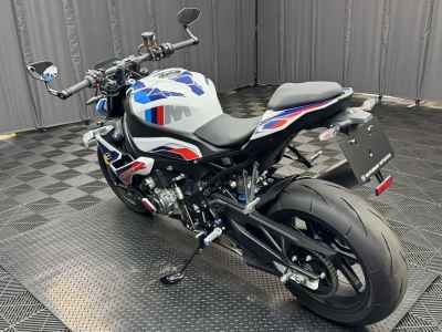 BMW M1000R 2024