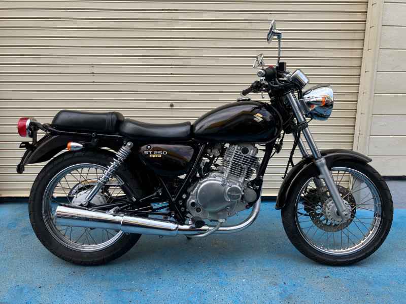Suzuki ST250E