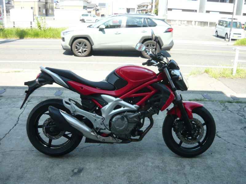 Suzuki ｸﾞﾗﾃﾞｨｳｽ650 2010
