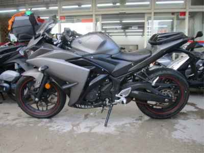 Yamaha YZF-R25 2016