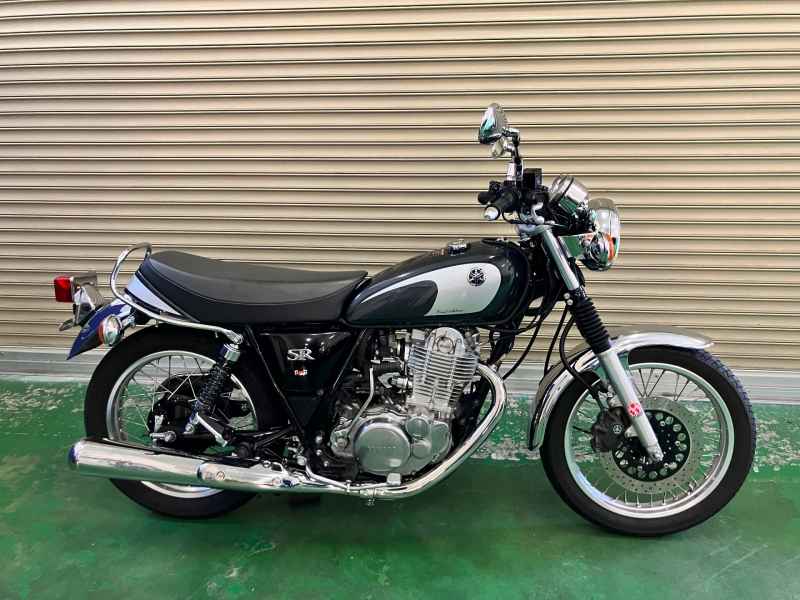 Yamaha SR400 2021