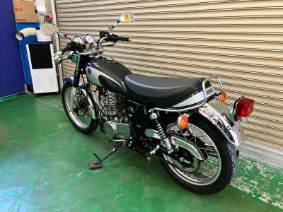 Yamaha SR400 2021