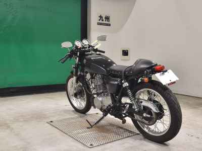 Yamaha SR400 2018