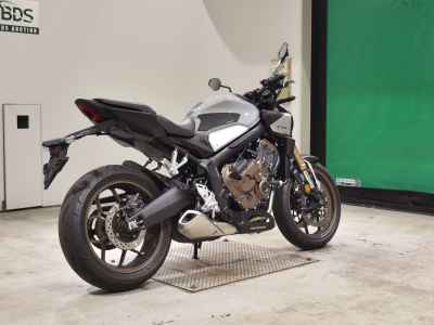 Honda CB650R E-Clutch 2024