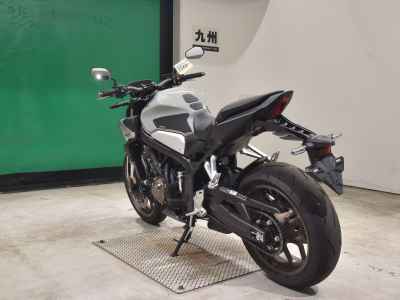Honda CB650R E-Clutch 2024