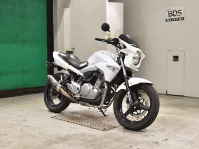 Suzuki GSR250