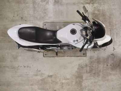 Suzuki GSR250