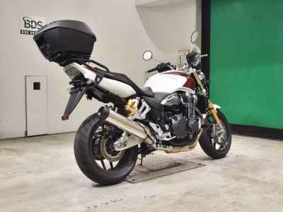 Honda CB1300SF 2025