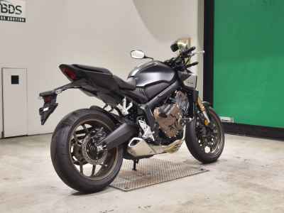 Honda CB650R E-Clutch 2024