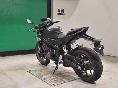 Honda CB650R E-Clutch 2024