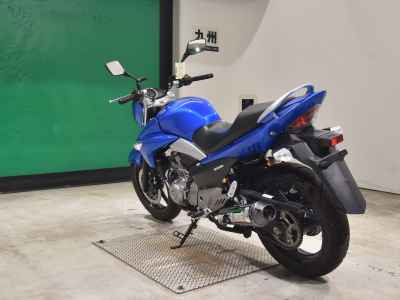 Suzuki GSR250