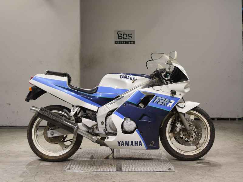 Yamaha FZR250R-1