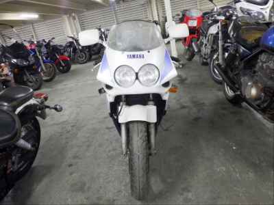 Yamaha FZR250R-1