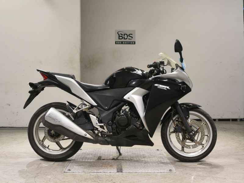 Honda CBR250R 2011