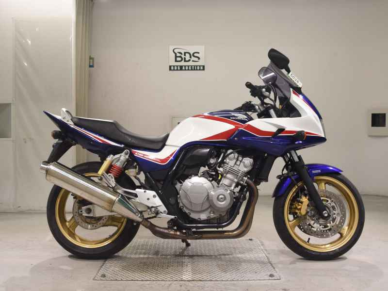 Honda CB400 Super Boldor 2009