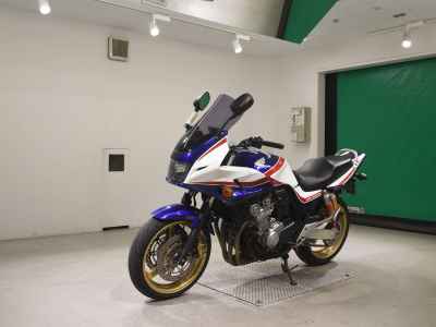 Honda CB400 Super Boldor 2009