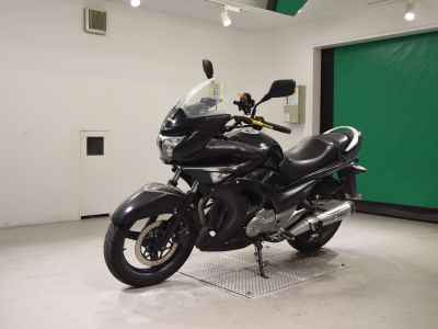 Suzuki GSR250F