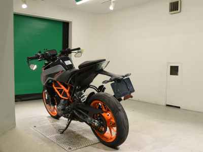 KTM 390 Duke 2021