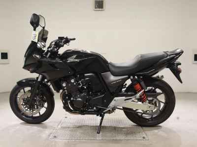 Honda CB400 Super Boldor 2021
