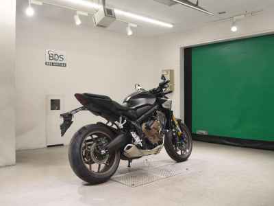 Honda CB650R E-Clutch 2025
