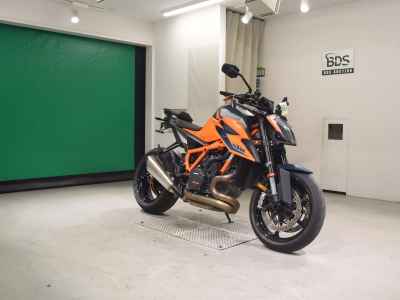KTM 1290 Super Duke R 2021