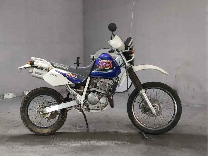 Suzuki Djebel 250XC
