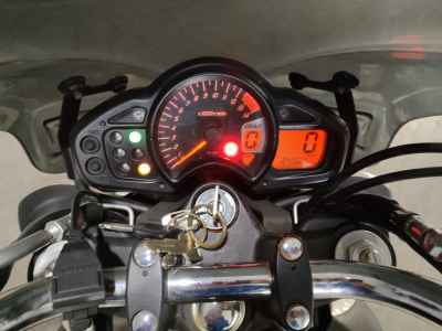 Suzuki Gladius SFV400 2013