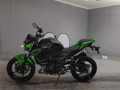 Kawasaki Z400 2021