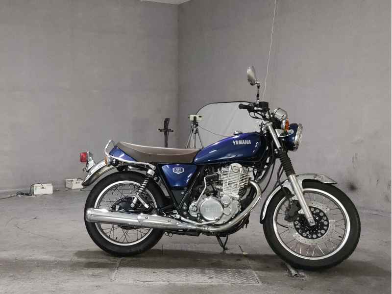 Yamaha SR400 2021