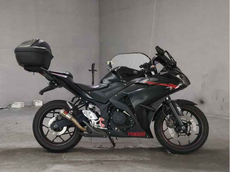 Yamaha YZF-R25 2015