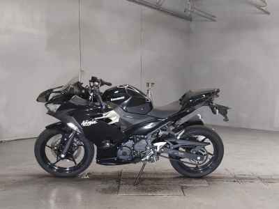Kawasaki Z400 2021