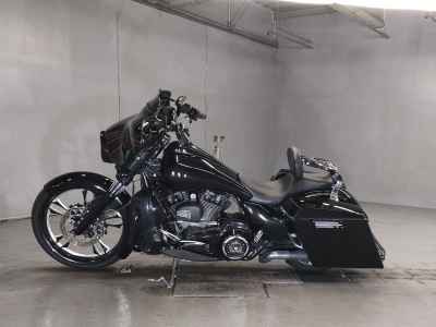 Harley-Davidson Street Glide FLHXSE1800 CVO 2011