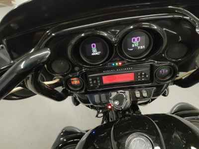 Harley-Davidson Street Glide FLHXSE1800 CVO 2011