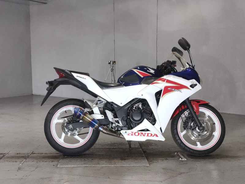 Honda CBR250R 2011