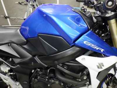 Suzuki GSR750 2015