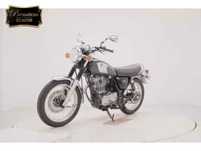 Yamaha SR400 2021