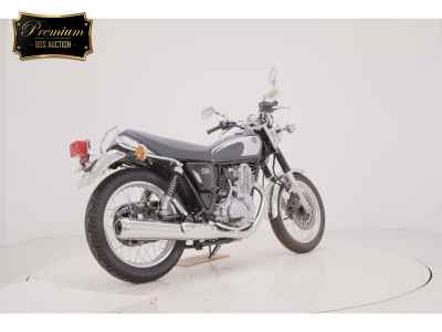 Yamaha SR400 2021