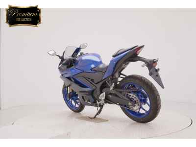 Yamaha YZF-R25 2023
