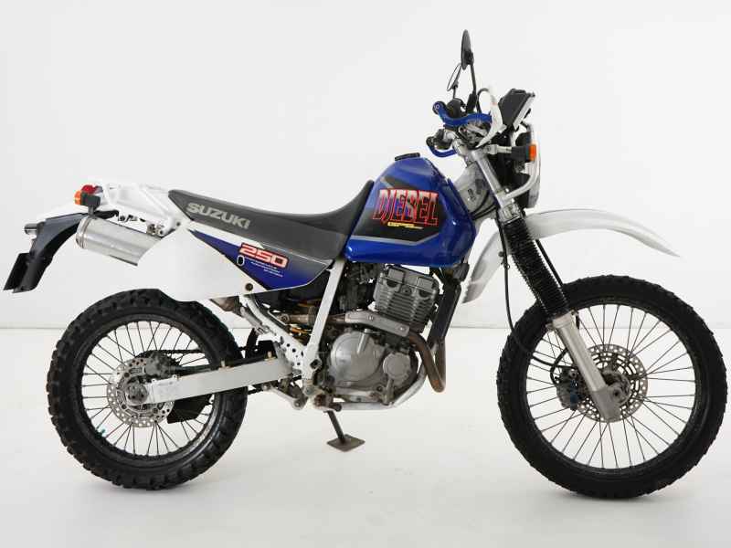 Suzuki Djebel 250XC