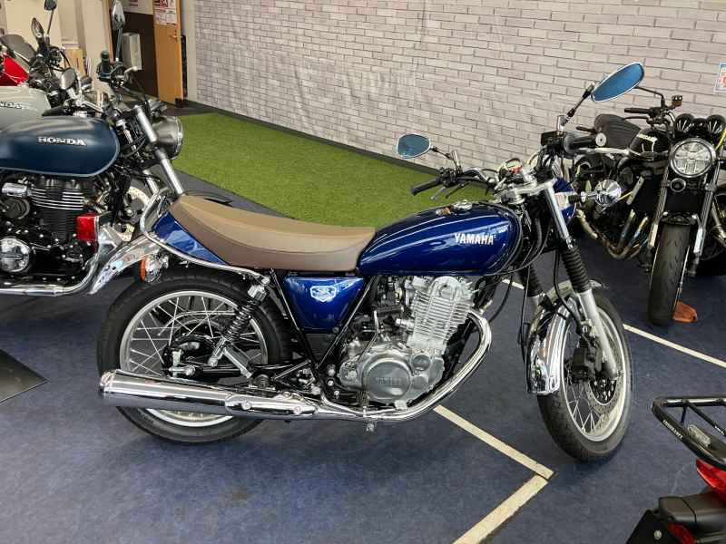 Yamaha SR400 2021