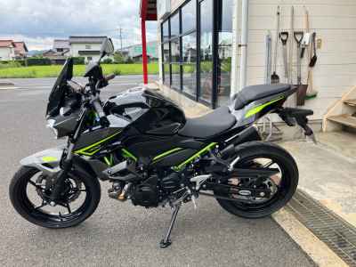 Kawasaki Z400 2022