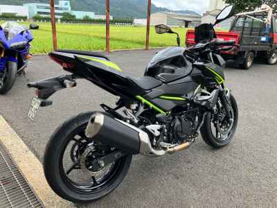 Kawasaki Z400 2022